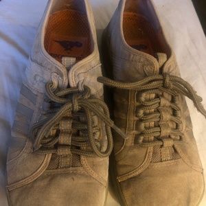 Women’s size 10 Rocket Dogs